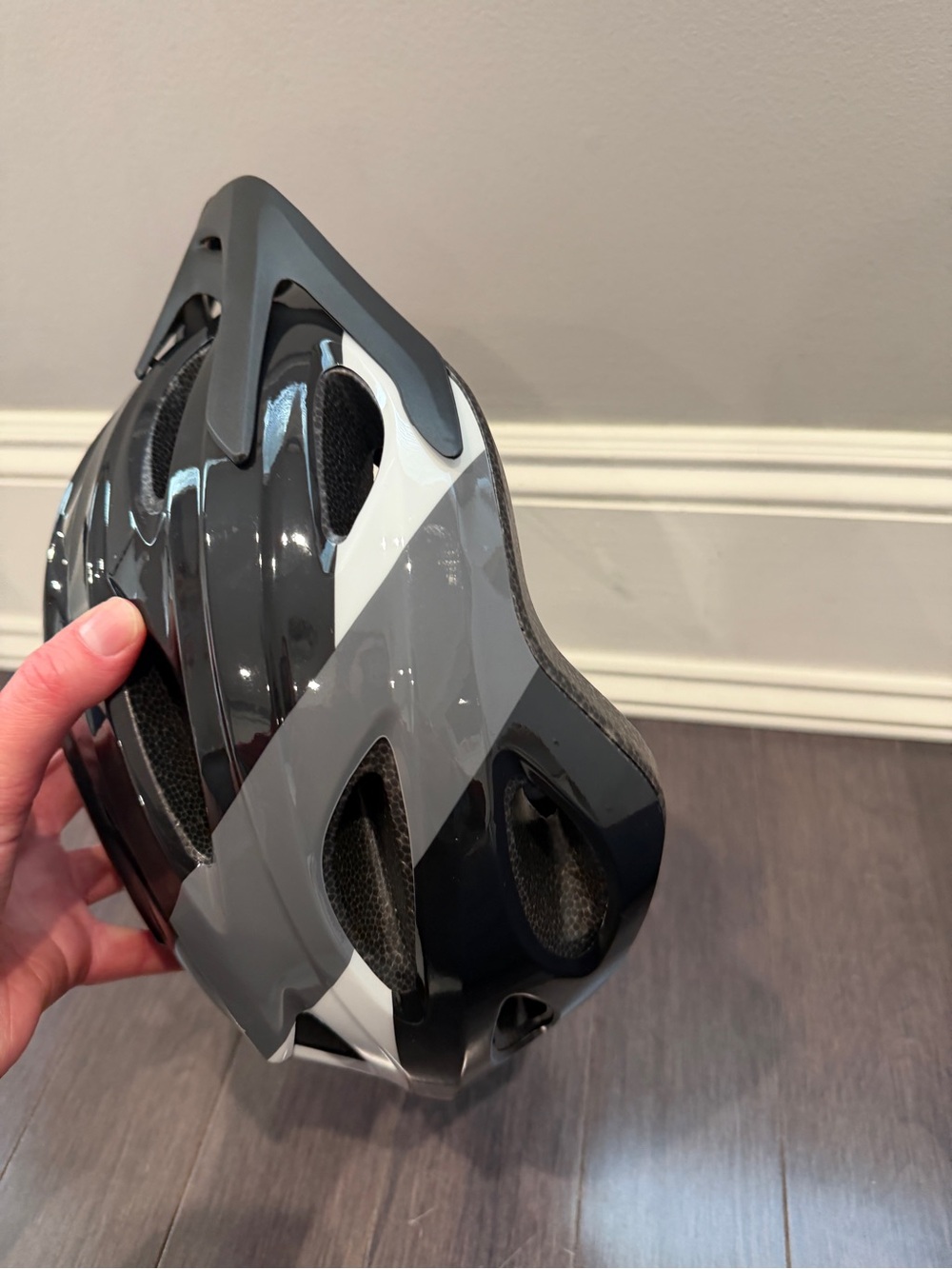 NWT Bell Cycling Helmet in Black and Gray Kids Size 54 - 61 - 21.25” - 24” - Picture 4 of 8